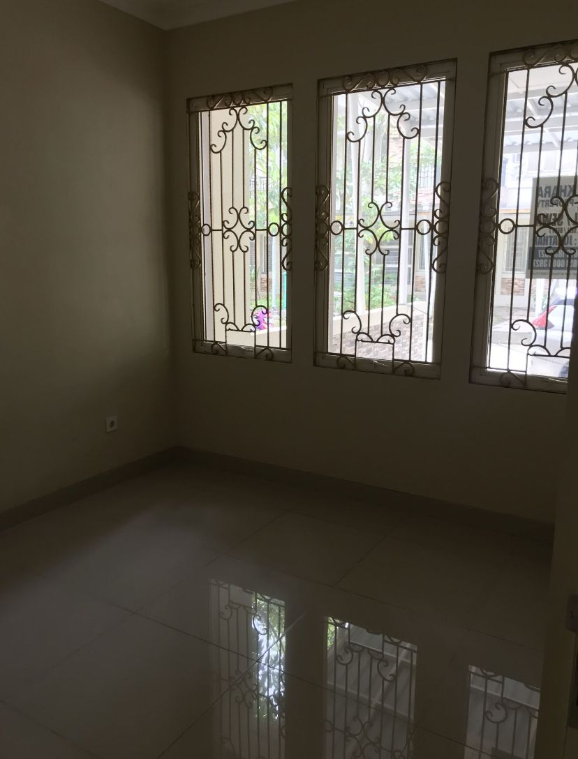 Rumah Disewakan Semi Furnished di  Lippo Cikarang